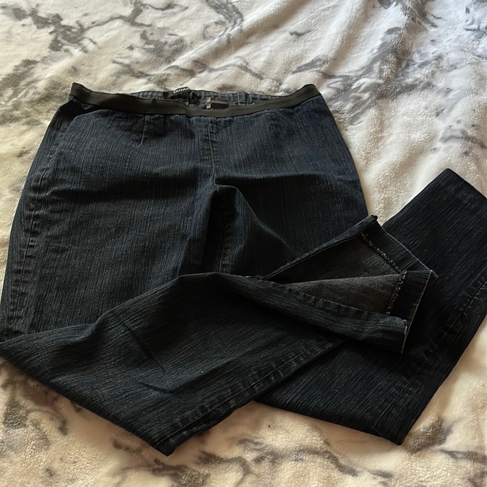 Tahari fitted stretch jeans w zippers